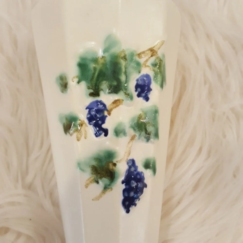 MCCOY CURIO‎ GRAPES SHORT VASE